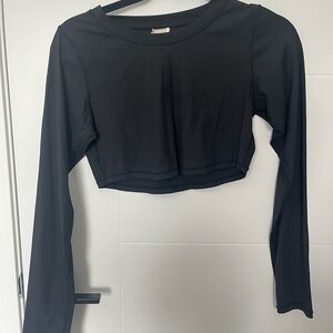 Mono B Black Long-Sleeve Cropped Top